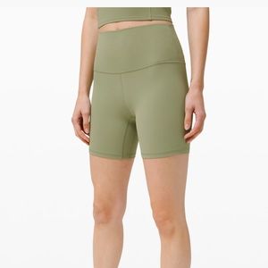 Lululemon Align ™ Short *6"
Color: Rosemary Green